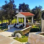 In Kampor Mit Privatparkplatz By Interhome ראב