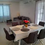 In Kampor Mit Privatparkplatz By Interhome