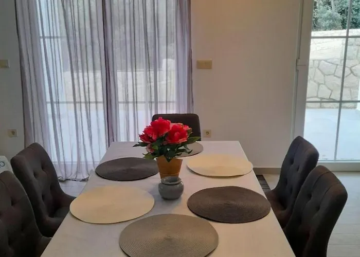 In Mit Privatparkplatz By Interhome * Rab Town