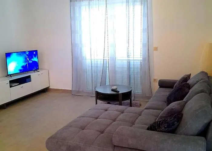 In Mit Privatparkplatz By Interhome Holiday home *