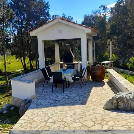 In Kampor Mit Privatparkplatz By Interhome Holiday home Rab Town