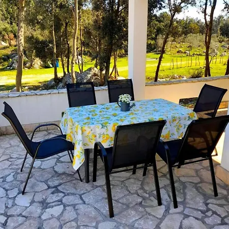 In Kampor Mit Privatparkplatz By Interhome Holiday home Rab Town