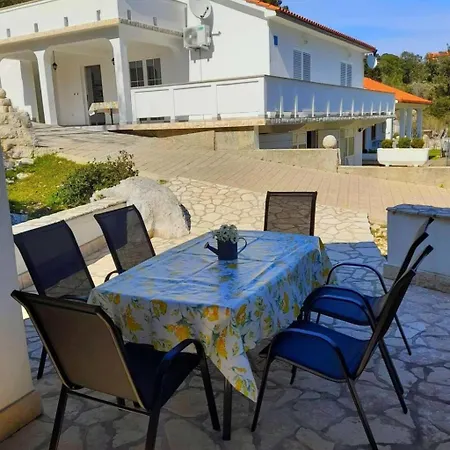 In Kampor Mit Privatparkplatz By Interhome Holiday home Rab Town
