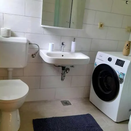 In Kampor Mit Privatparkplatz By Interhome